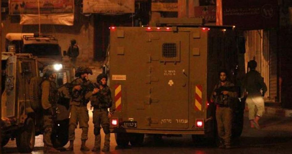 حملة مداهمات واعتقالات طالت 16 مواطناً