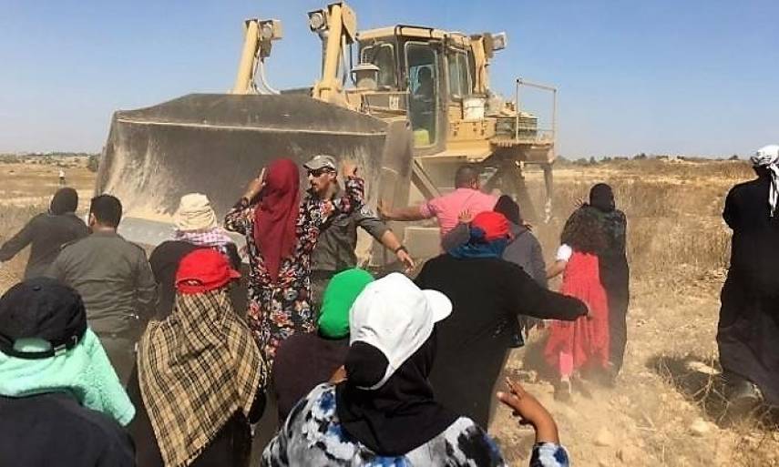 اعتقال 10 شبان وإصابات باعتداء الاحتلال على قرية الترابين بالنقب