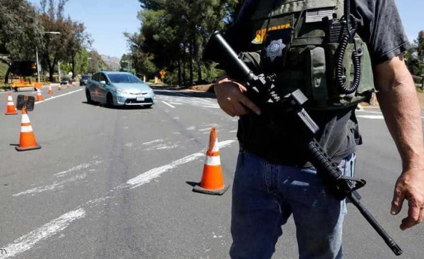 قتيل و3 مصابين بإطلاق نار على كنيس بكاليفورنيا