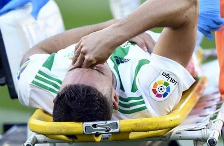 هكذا تضامن ريال مدريد مع لاعب عربي تعرض لإصابة قوية