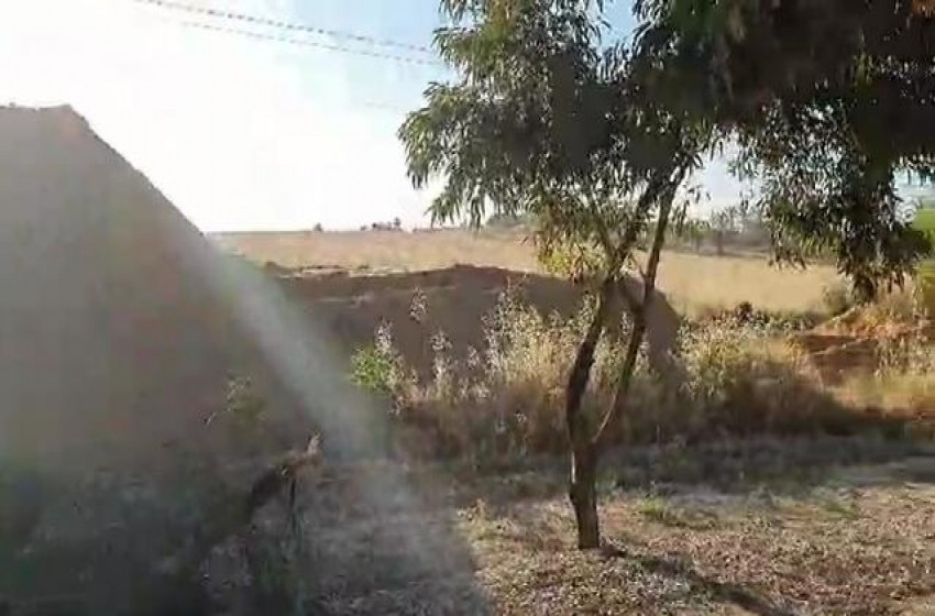 بناء سواتر رملية على طول طرق غلاف غزة