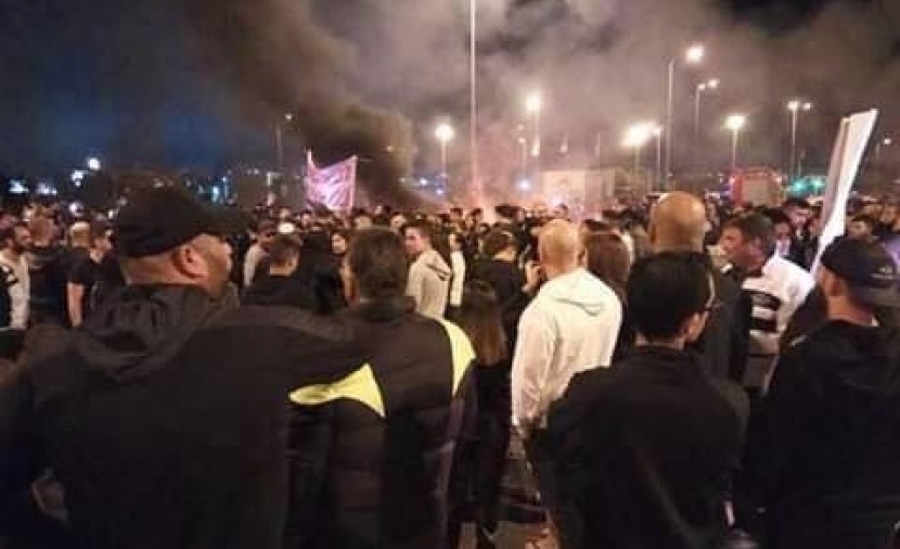 عشية الانتخابات "الاسرائيلية".. سكان غلاف غزة يتظاهرون ضد نتنياهو