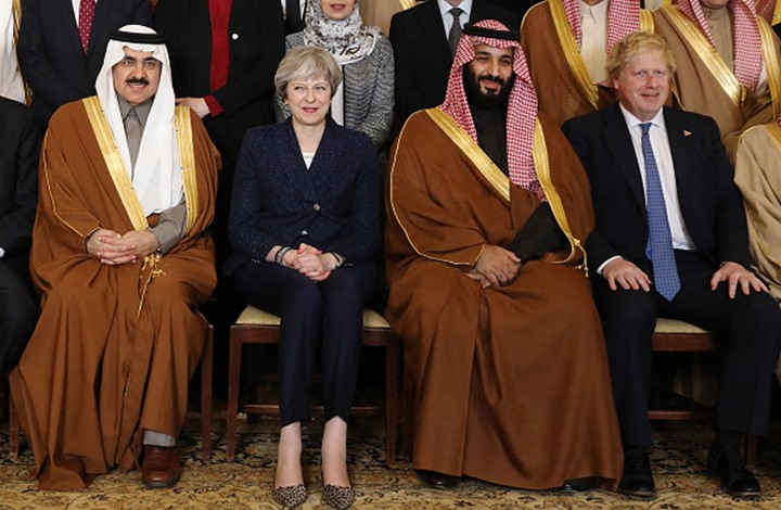 ديفيد هيرست وصف اسقبال تيريزا ماي لابن سلمان بـ"الدعم الجبان"