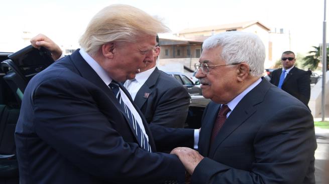 ما هي شروط عباس للموافقة على لقاء ترامب؟