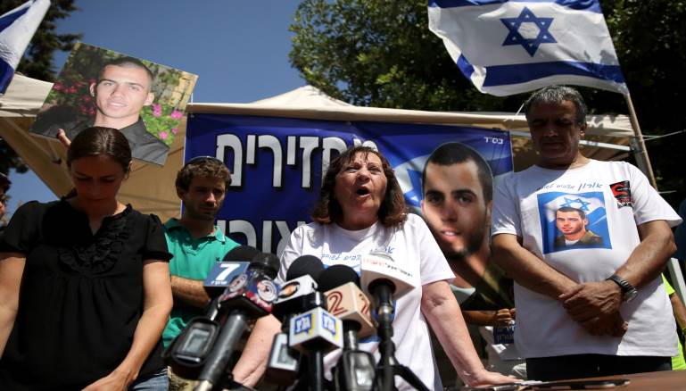 عائلات أسرى إسرائيل بغزة تنتقد نتنياهو وتوجه رسالة لحماس