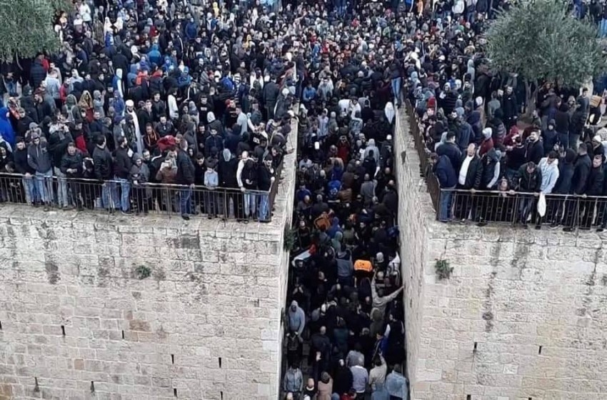 "إسرائيل" تطالب الأردن بالعمل على تهدئة الأوضاع في باب الرحمة