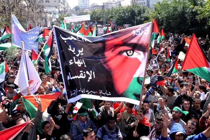  “لوموند’’ الفرنسية تحذر من تداعيات فشل المصالحة الفلسطينية على قطاع غزة