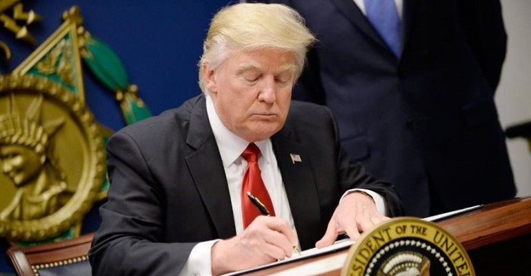 صحيفة أمريكية: ترامب سيقرر الغاء كل التمويل المالي للأونروا