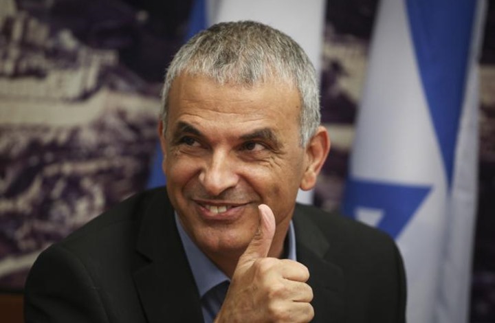"كيكي" يتسبب بموجة سخرية من وزير المالية الإسرائيلي (شاهد)
