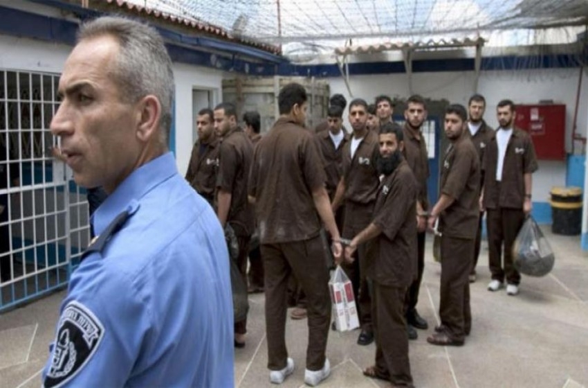 "هآرتس" تكشف تفاصيل الاتفاق بين الأسرى ومصلحة السجون