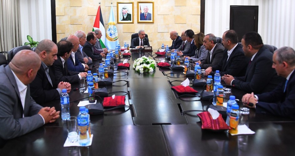 اشتية: الحكومة لن تزيد الضرائب على المواطنين رغم الأزمة المالية