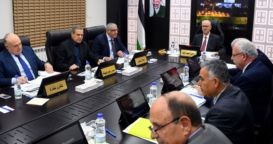 خلال جلستها الاسبوعية..حكومة رام الله لم تتطرق للموظفين المقطوعة رواتبهم بغزة