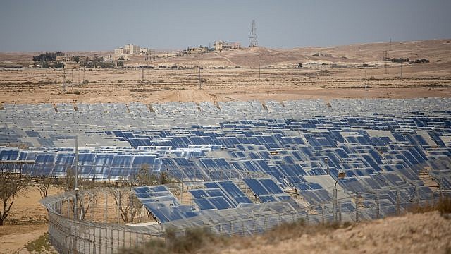 الجيش الإسرائيلي يزود مواقعه العسكرية بالطاقة الشمسية