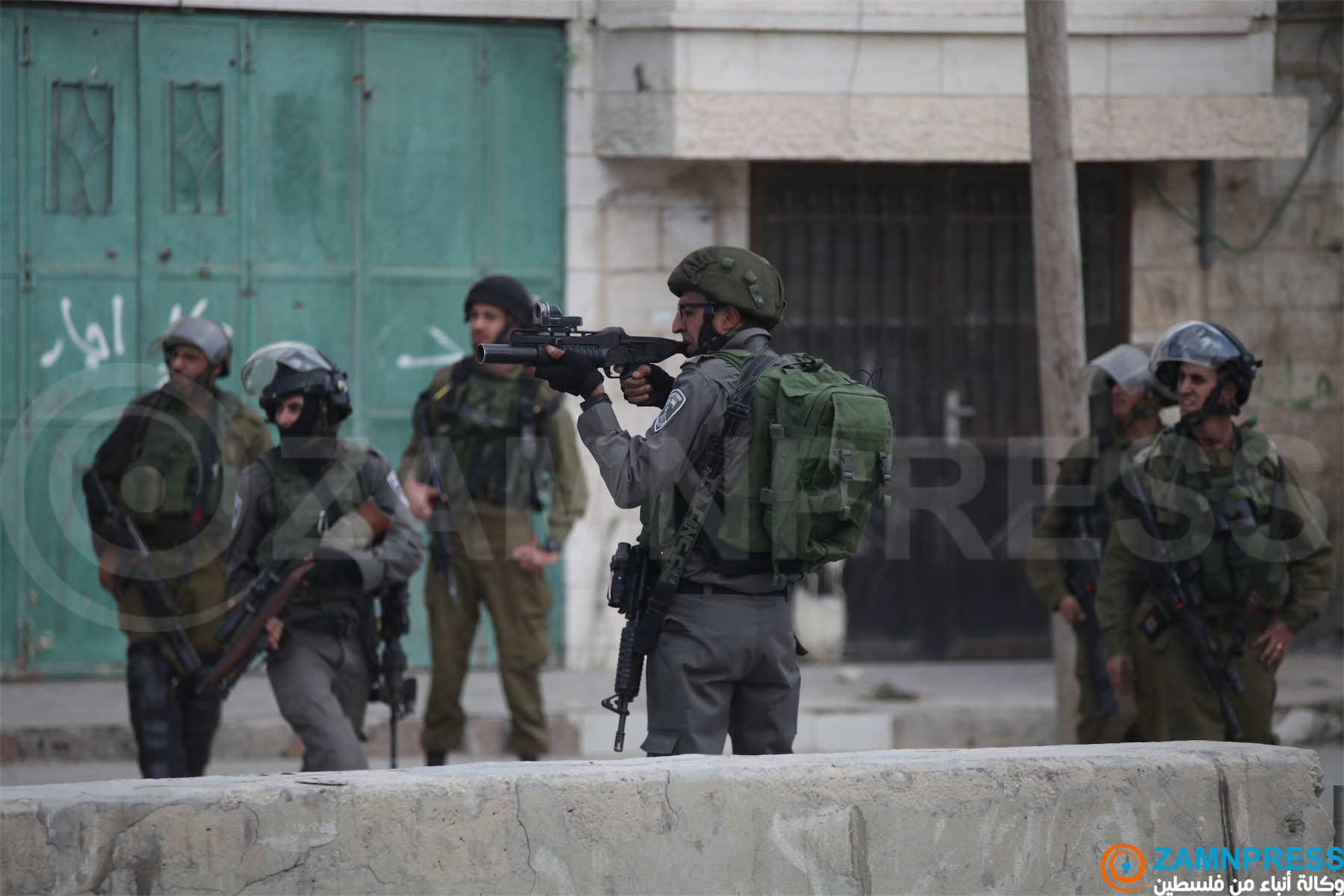 مسلحون فلسطينيون يهاجمون قوة عسكرية إسرائيلية شمال رام الله