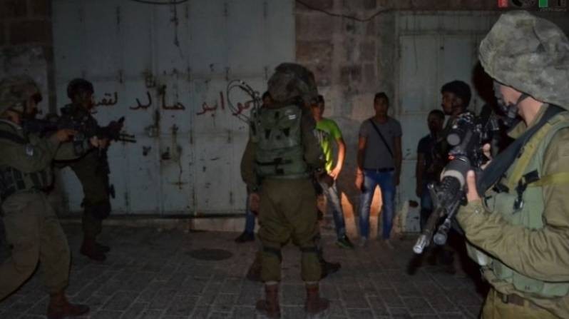 مادهمات واعتقالات بالضفة والقدس