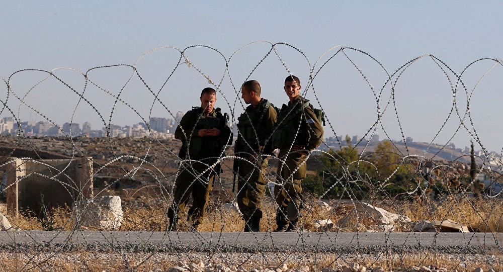 شبانٌ فلسطينيون يتمكنون من اجتياز السياج الفاصل وإحراق موقع إسرائيلي