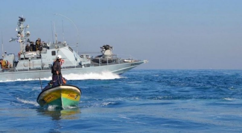 زوارق الاحتلال تعتقل صيادين شقيقين قبالة بحر رفح
