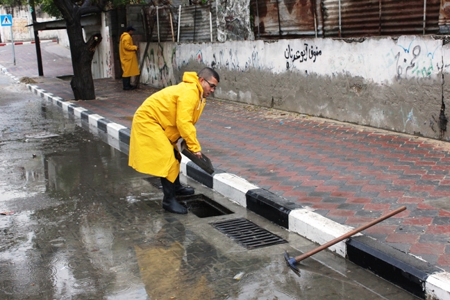 مطار غزيرة مصحوبة بعواصف رعدية