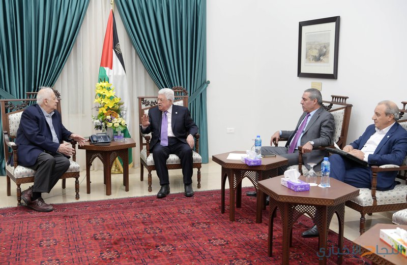 عباس يؤكد دعمه لجنة الانتخابات وتوفير ما يلزم للانتخابات التشريعية