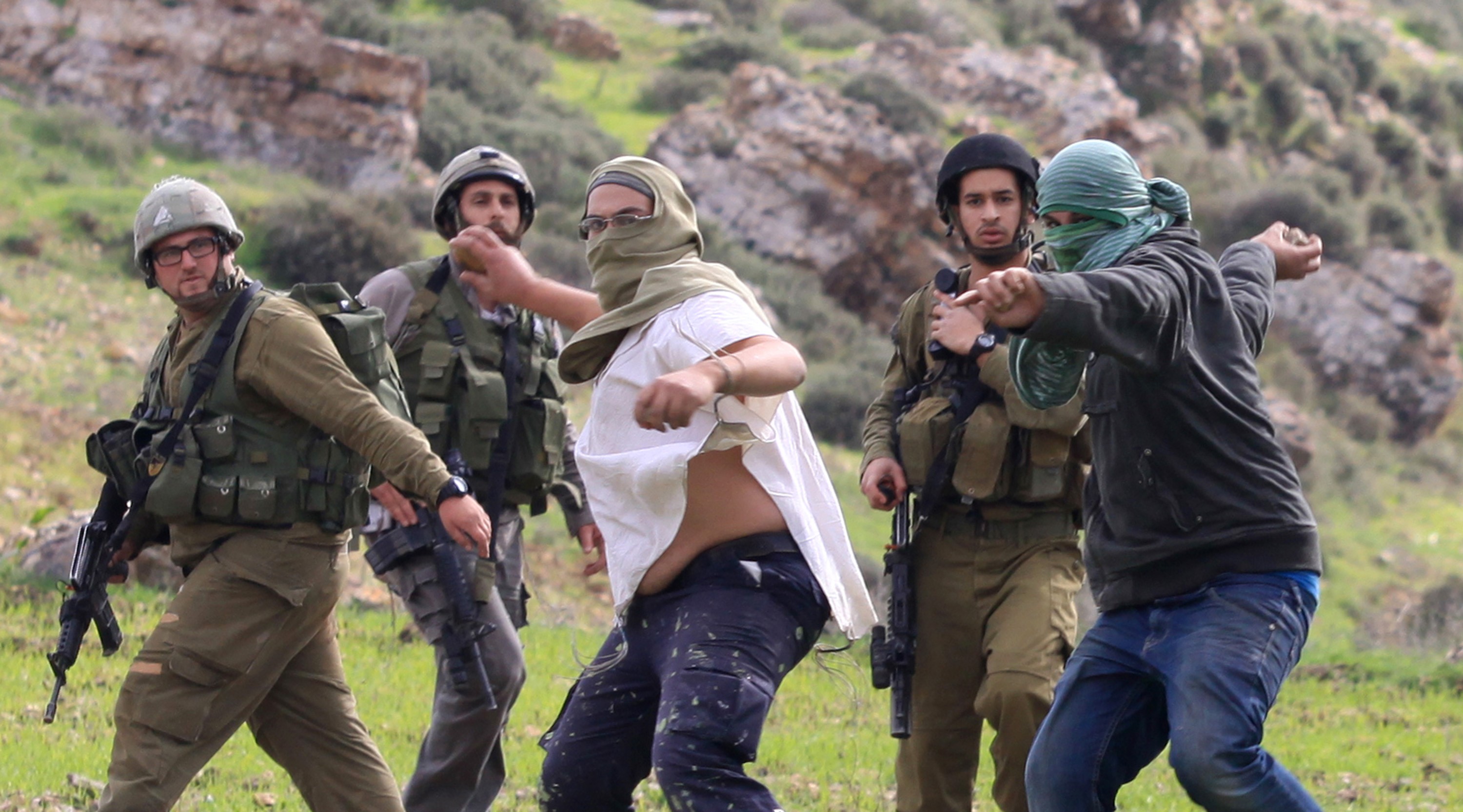 تقديرات إسرائيلية: اعتداءات المستوطنين بالضفة قد تشعلها