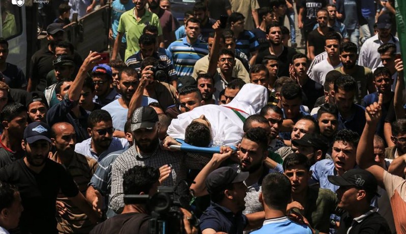 الآلاف يشيعون الشهداء الأربعة في قطاع غزة