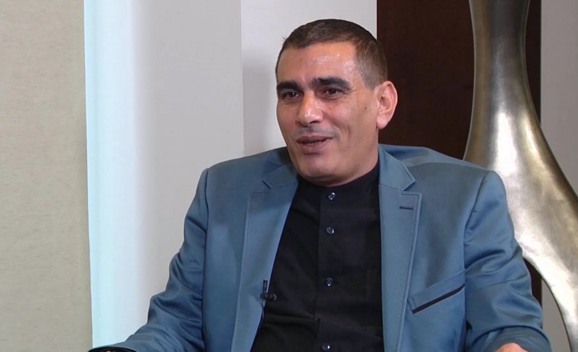 داخلية رام الله تنفي حجز جواز سفر ناصر اللحام ومنعه من السفر