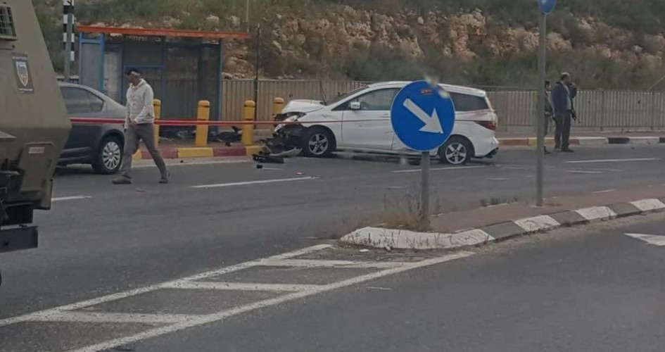 جيب عسكري يدهس شاباً ويعتقله بحجة محاولته إطلاق النار
