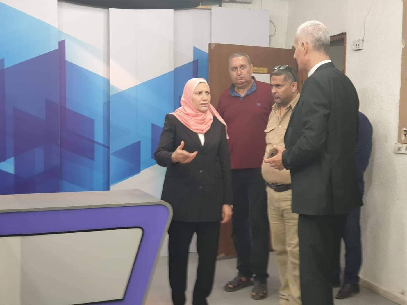 الوزيرة حمد تتفقد مقر فضائية فلسطين بغزة‎