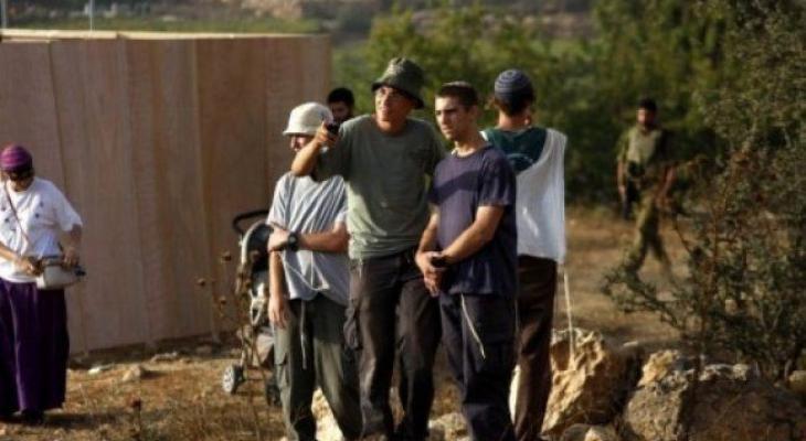 قناة عبرية تكشف ما تفاجئ به مستوطنو الضفة صباح اليوم