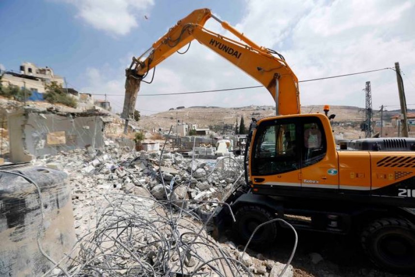 هدم 3 منازل بسلوان واعتقالات بالضفة طالت إمام الأقصى
