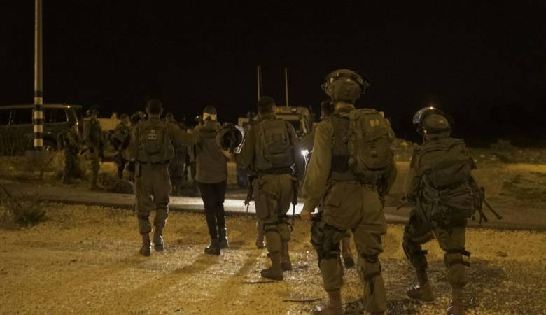الاحتلال يعتقل 43 مواطنا في الضفة