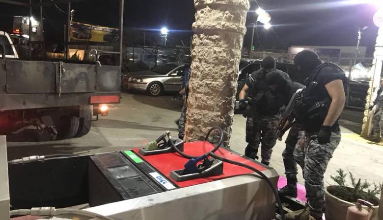 إغلاق محطتين لبيع المحروقات ومصادرة محروقات مهربة