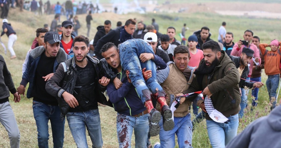 37 شهيد ومئات الجرحى في مسيرات العودة والمستشفيات تناشد التبرع بالدم