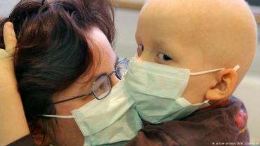 النوم لفترات أطول مرتبط بتراجع فرص النجاة من سرطان الثدي