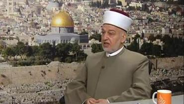  المسلمين حينما يهبون لا يستشيرون أحدا ولا يتلقون أوامر من أحد"