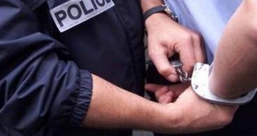 ضبطت الشرطة اليوم حافلة لنقل الطلاب بحمولة زائدة بلغت 20 طالب وطالبة في مدينة الخليل