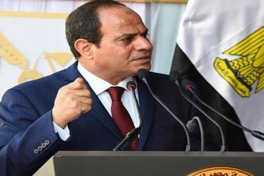 لماذا منع الرئيس السيسي ضابطاً من استكمال كلامه؟ (شاهد)