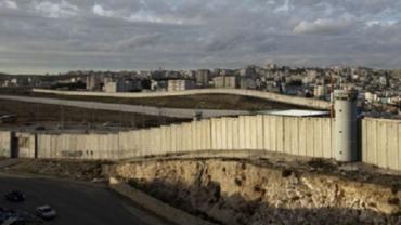 الاحتلال أوقف العمل في "جدار غزة" خوفاً من انتقام المقاومة
