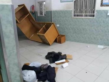 بالصور ...مقتل "مهرب"برصاص الأمن وعائلته تحرق سيارتين للشرطة
