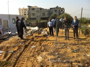 إنتشال جثة مواطن من حفرة عميقة