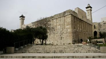 "الأوقاف" تكذب رواية "إسرائيلية" بشأن سقف الحرم الإبراهيمي