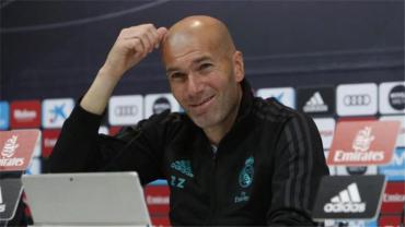 زيدان يعلق على إمكانية رحيله عن ريال مدريد