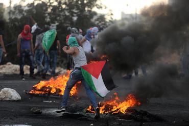 31 إصابة في غزة و24 في الضفة بالرصاص الحي  اشتعال الضفة والقطاع مع الاحتلال نصرة للقدس ورفضاً للقرار الأمريكي 02:0