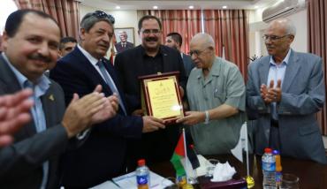 جامعة الأقصى تكرم مؤسسها الأستاذ الدكتور يوسف أبو دية