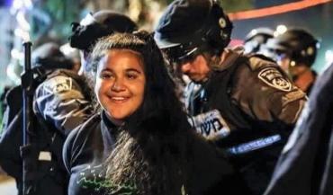 الاحتلال يعتقل طفلة في الخليل