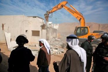 الاحتلال يهدم عمارات سكنية في بيت جالا 