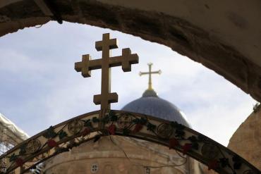 بلدية الإحتلال تفرض ضريبة "ارنونا" على الكنائس في القدس