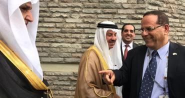 علناً: أمير بحريني يلتقي وزيراً "إسرائيلياً" في "تل أبيب"